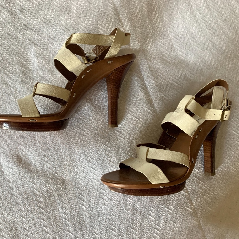 Via Spiga Cream Leather Platform Heels